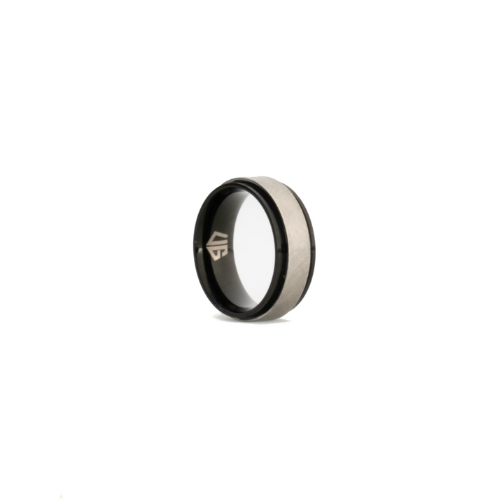 UG Anillo Orum Negro y Plateado