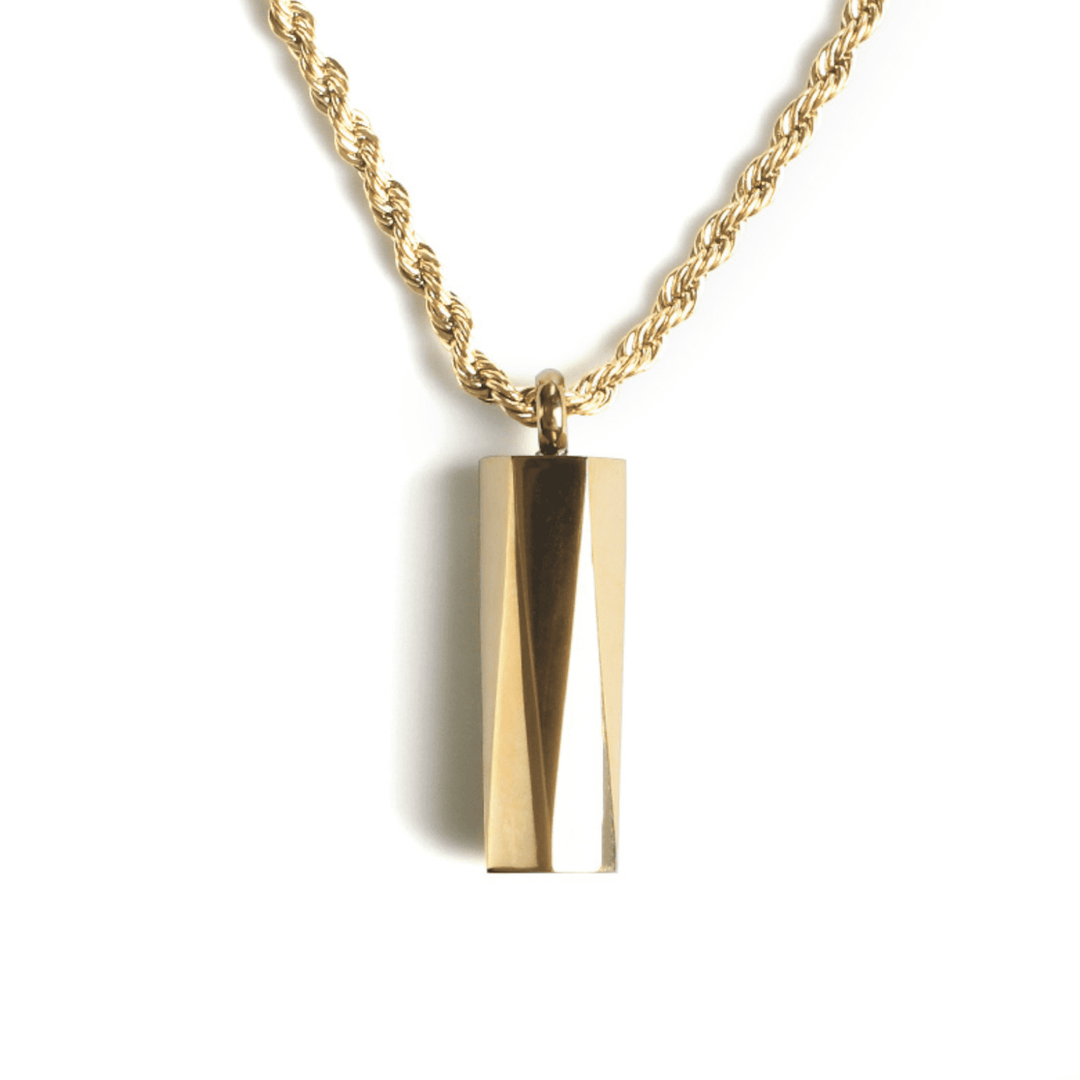 UG Collar Pentagonal Bañado en Oro 18k